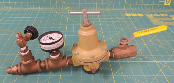 Norgren 11-002-061 Regulator Assembly w/ Shut-Off, Hoke Valve and PSI Gauge 