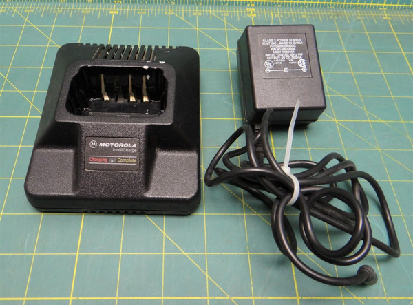 Motorola HTN9042A IntelliCharge Charging Cradle 120V For Two-Way Radios