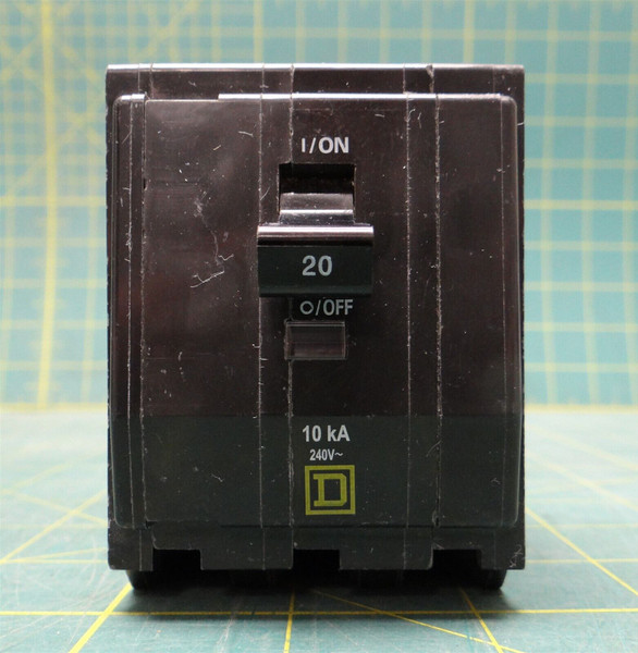 Square D QOB320 DP4075 3P 3PH 20A 10kA @ 240VAC Thermal Magnetic Circuit Breaker