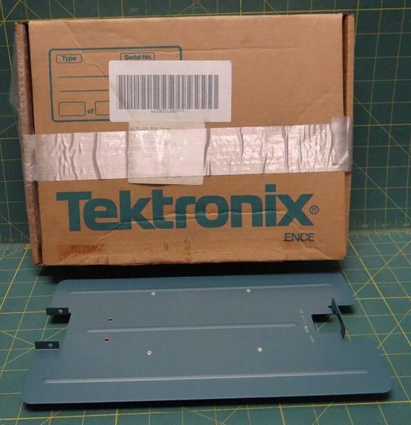 Tektronix Electrical Access Cover   200-2228-00   6625-01-138-0777