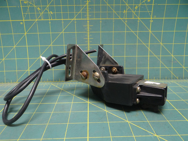 Radarsonics Transom Mount Depth Speed Temperature Transducer Tri-ducer 50/200kHz