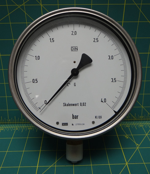 6" Wika DIN Gauge Skalenwert 0,02,  KI. 0,6  0-4,0 bar  Bottom 1/2 Connection
