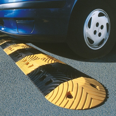 TOPSTOP- Speed Reduction Ramp with Reflectors (250 x 70mm) - Fixings ...