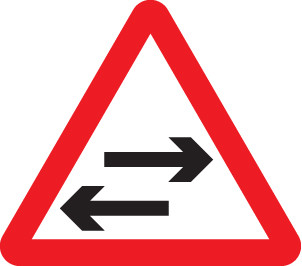 two-way-traffic-crossing-ahead-class-r2-permanent-600mm-tri-3mm