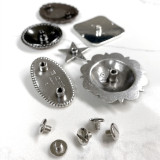 BS9276 SRTPGP Antique Gold Western Bucking Bronco Rider Engraved Berry Concho Screwback