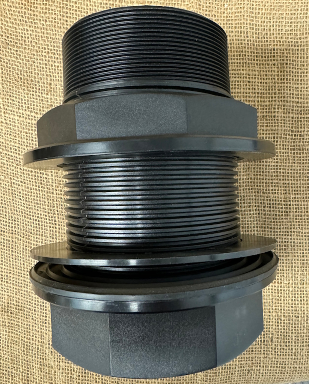 100mm SFTFT tank flange adaptor with reverse thread on the locknut - side view straight on.