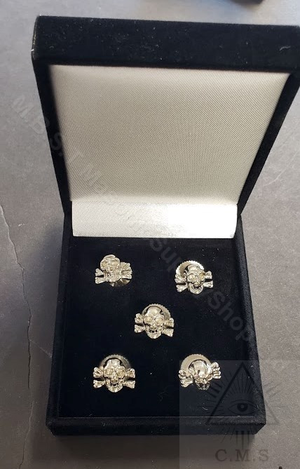 Skull \u0026 Crossed Bones shirt studs set 
