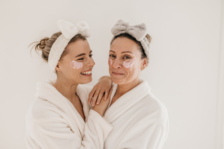 Skincare for Every Life Stage: What Changes from Adolescence to Maturity