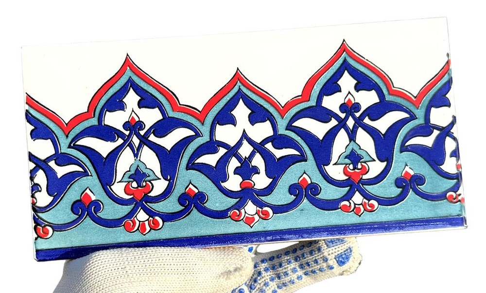 4x8 inch Regal Crown Border Tile