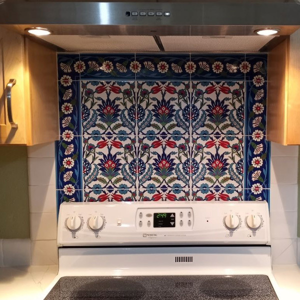 Bordered Stove Backsplash