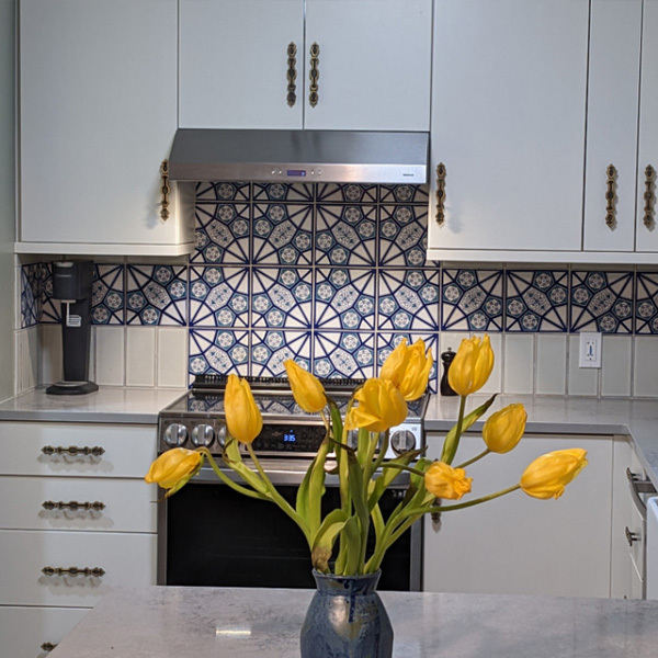 Geometric Pattern Kitchen Backsplash