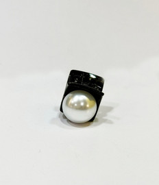 Girls Pearl Hair Clip B06-4-1874