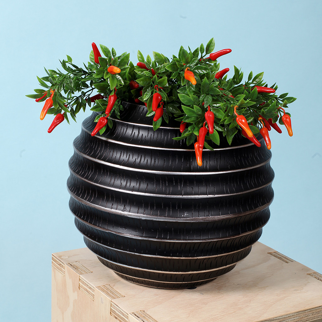 BLACK STRIPED POT-CZ001