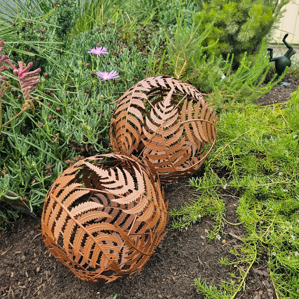 Fern Garden Ball Medium - US526