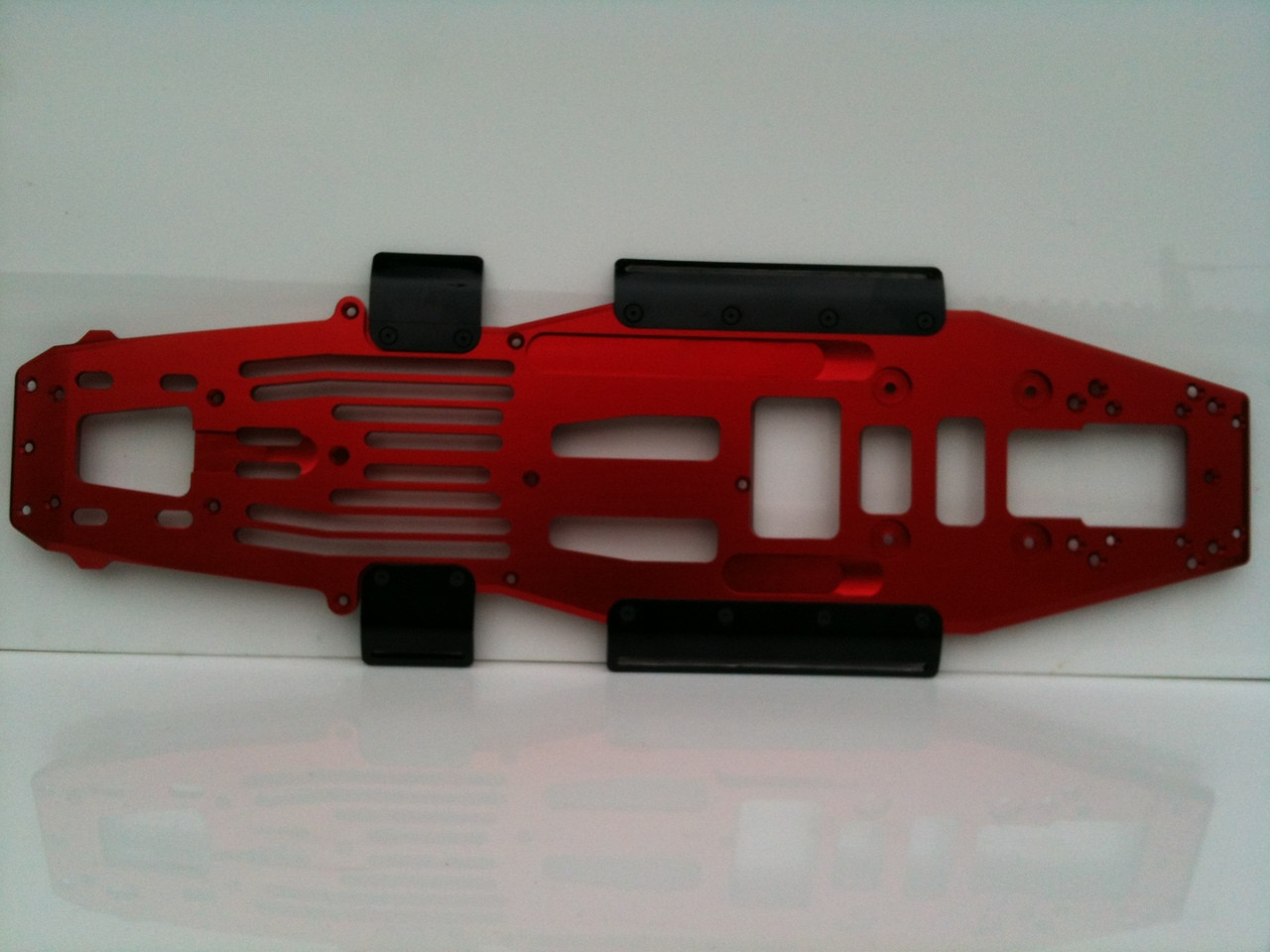 Fg 1/5th scale 465mm Long wheelbase pro alloy chassis.
Available in Red. Complete with body mounting side plates these are provided with each chassis and all fixing screws.