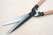 Yoshida Hamono Kyusakichi Carbon Steel Hedge Shears back blade detail