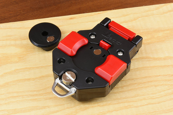 Shinwa Mag-Lock holder for Measuring Tape