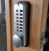 Borg Mechanical-Digital 2002 Knob - 28mm BackSet - Satin Chrome