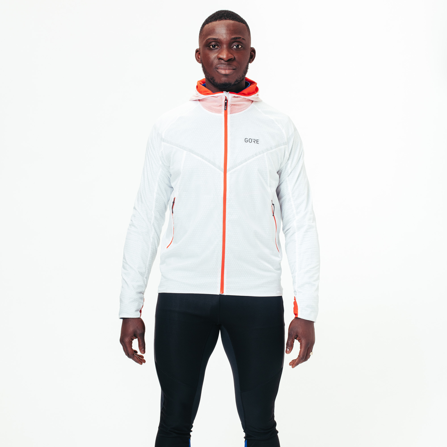 A product model is wearing the R5 WINDSTOPPER® Insulated Jacket Mens in size EU Large / US Medium and is 185 cm / 6'1'' and weighs 85 kg / 187 lbs.