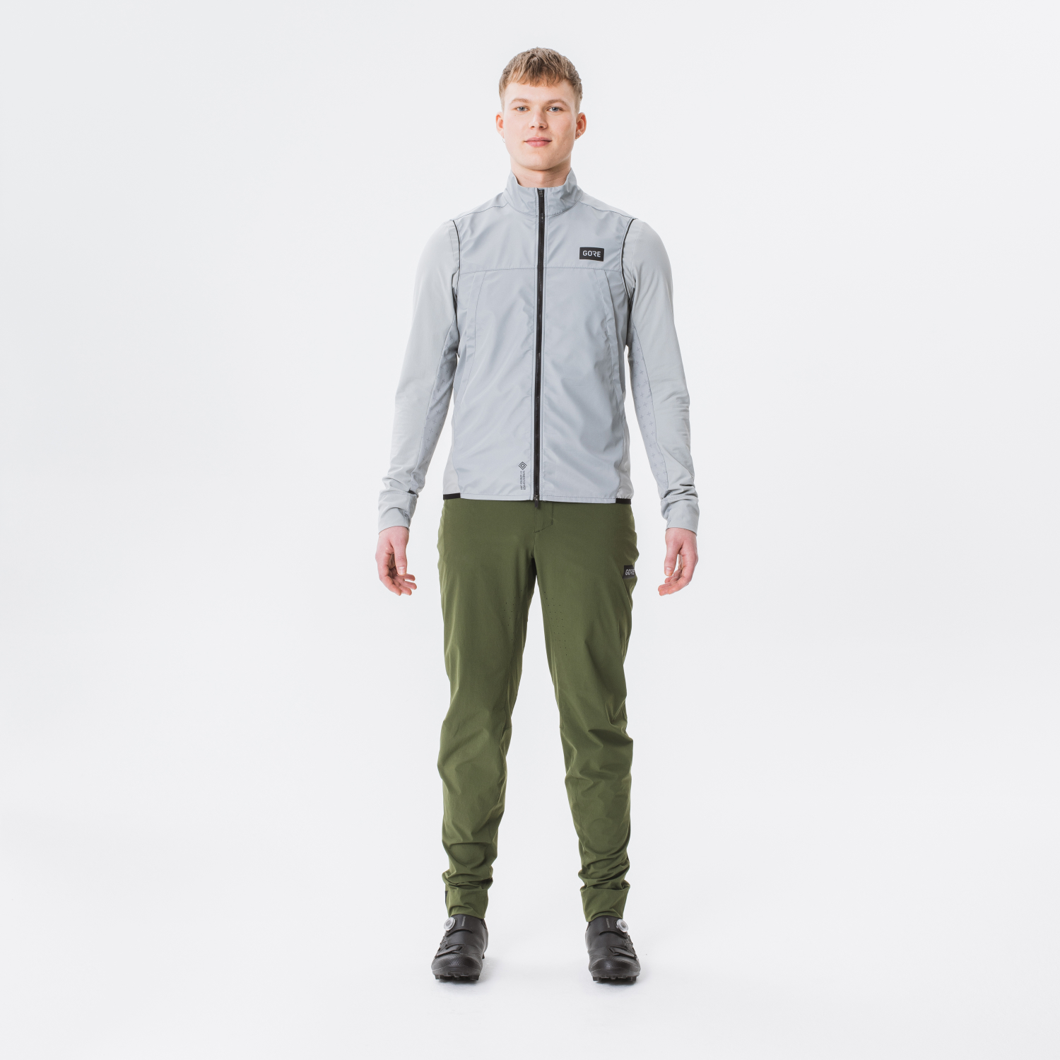 A product model is wearing the Everyday WINDSTOPPER® Jacket Mens in size EU Large / US Medium and is 190 cm / 6'3'' and weighs 80 kg / 176 lbs.