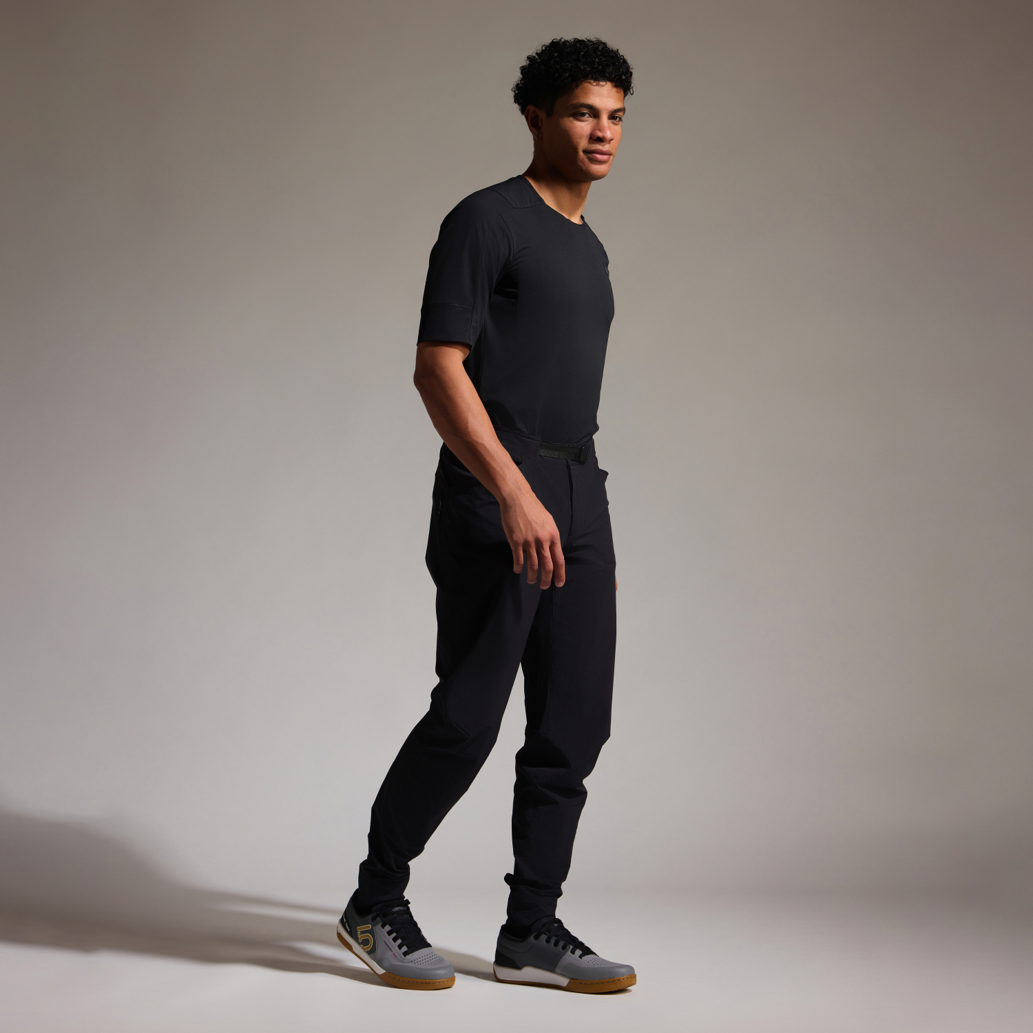 9900--Black
