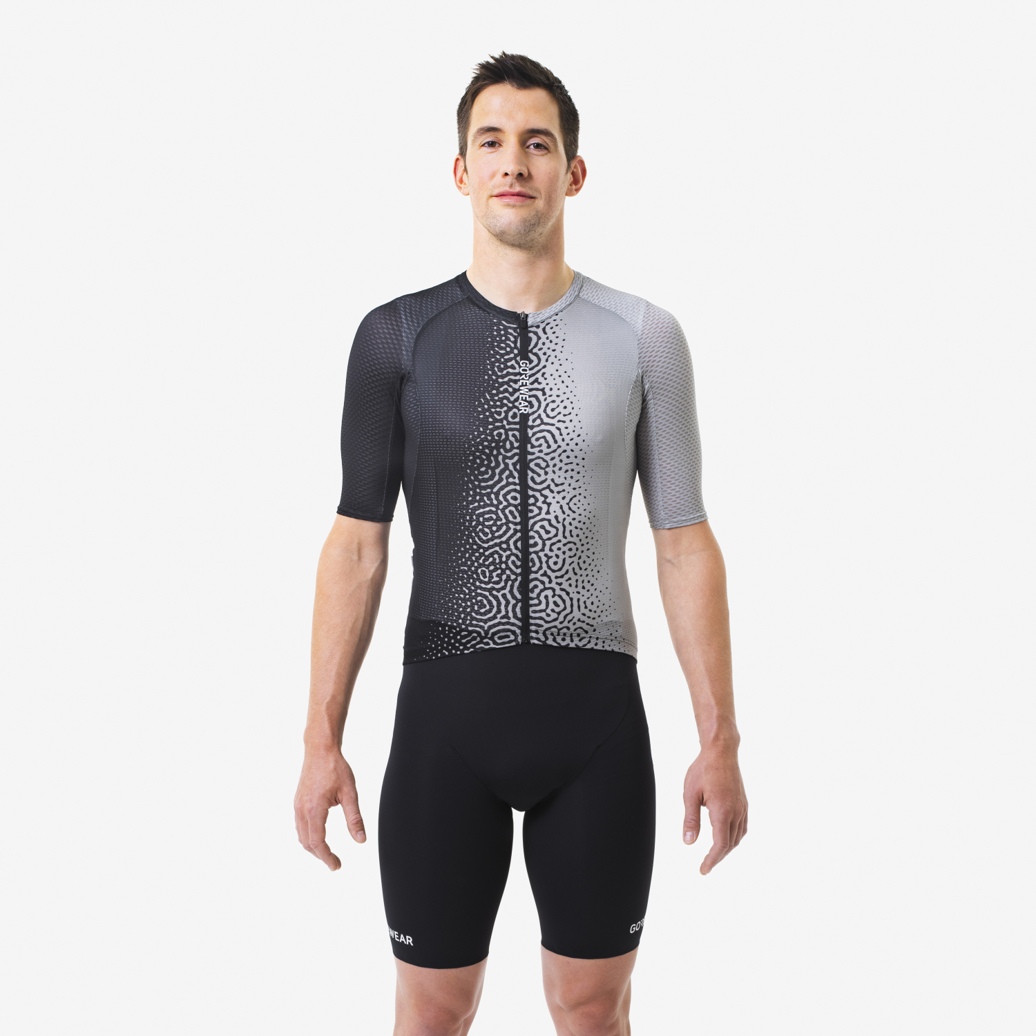 A product model is wearing the SPINSHIFT Breathe Jersey Mens in size EU Large / US Medium and is 194 cm / 6'4'' and weighs 84 kg / 185 lbs.