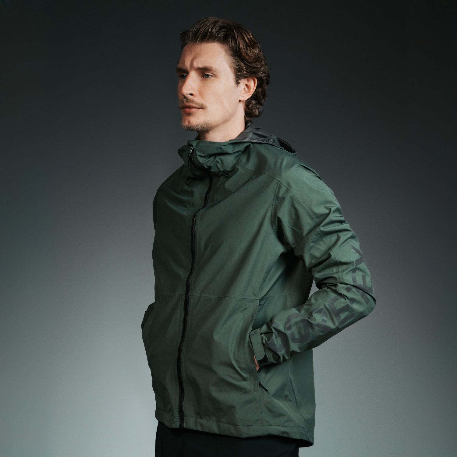 ENDURE GORE-TEX LE1 Tonal Logo Jacket Mens