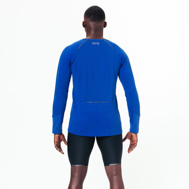 Slim Fit right