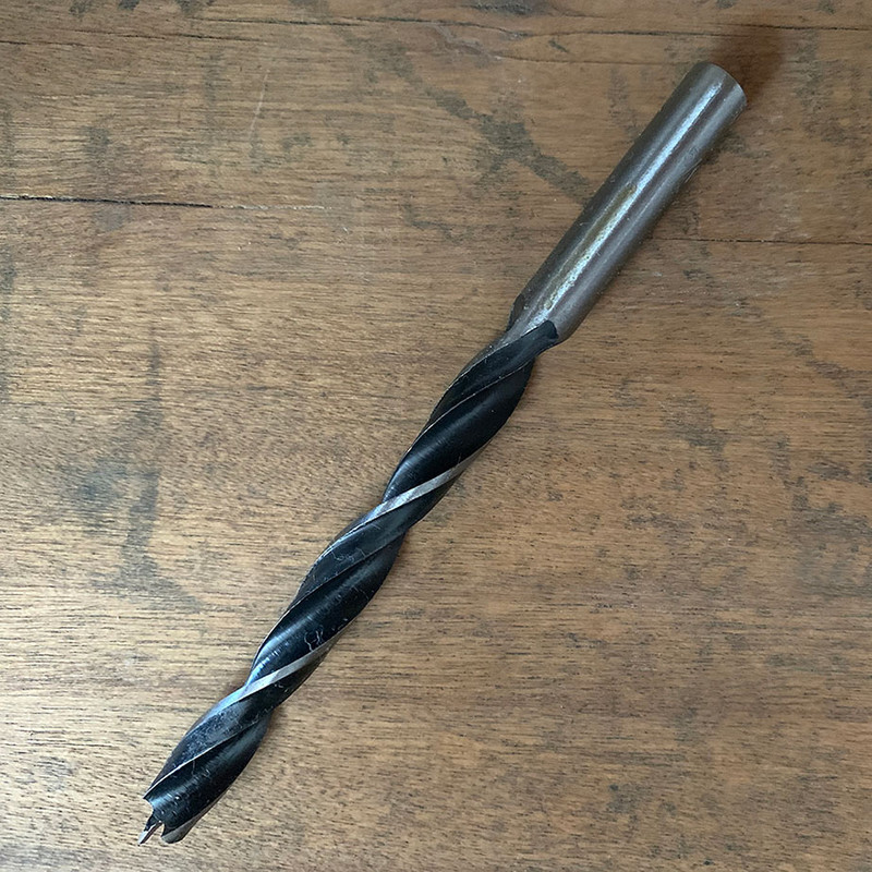 5/16" brad point drill bits are used in low speed (under 2500 rpm) drills and are the perfect size for mushroom plug spawn.