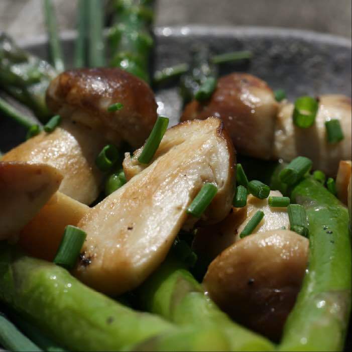 Wine cap and asparagus. 