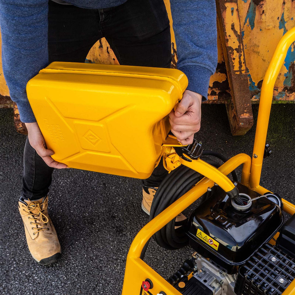 jcb tools JCB PROFESSIONAL JERRY CAN 10L  | JCBJCAN10