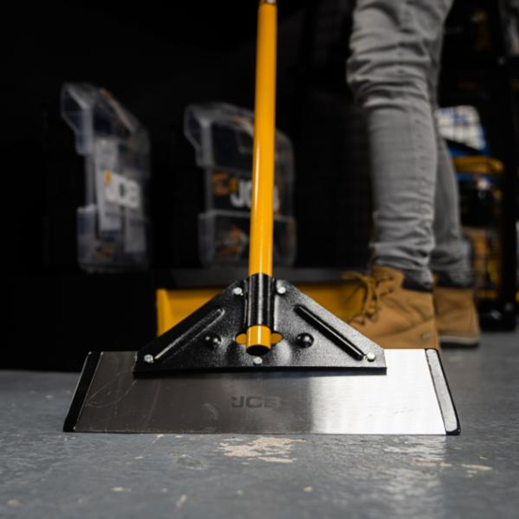 JCB Long Handled Floor Scraper, 450mm 18’’ Heavy-duty Spring Steel Blade | JCBSC13