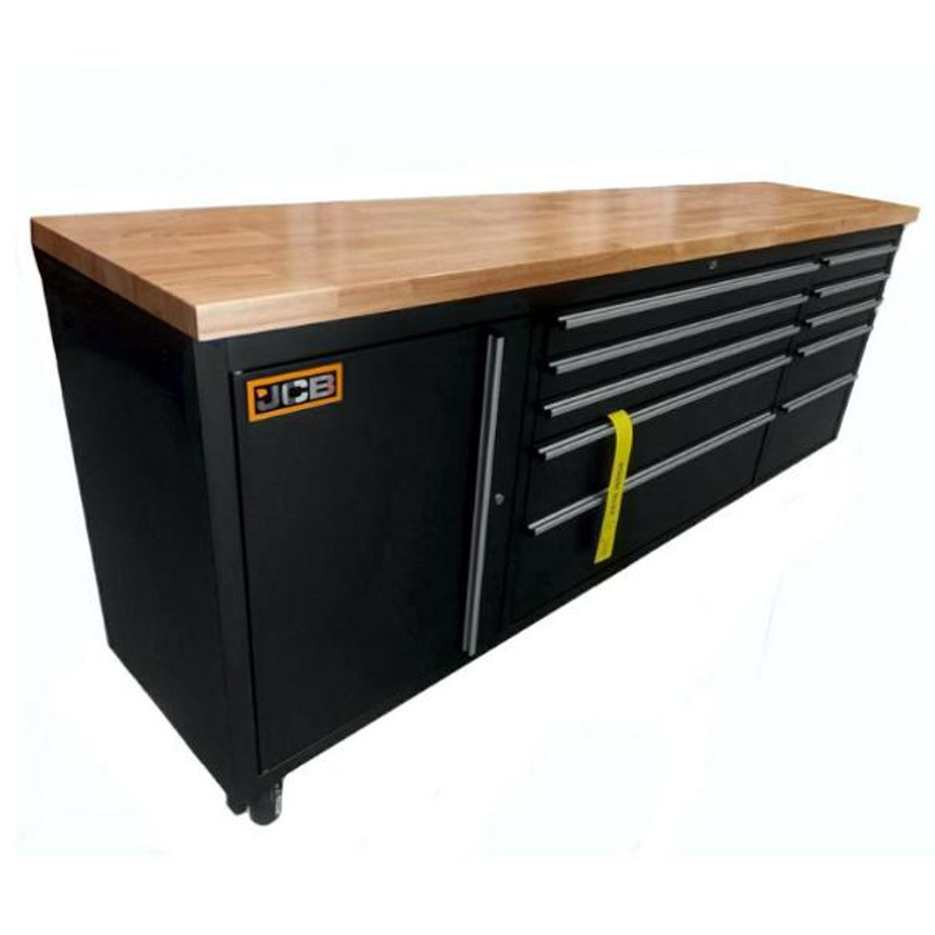 A central locking system with two keys secures all drawers simultaneously, safeguarding valuable tools and equipment.