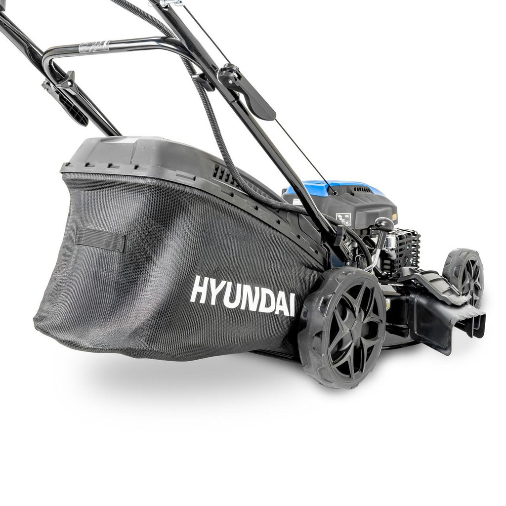 60L Grass Collector – Half-plastic design for durability and easy emptying.