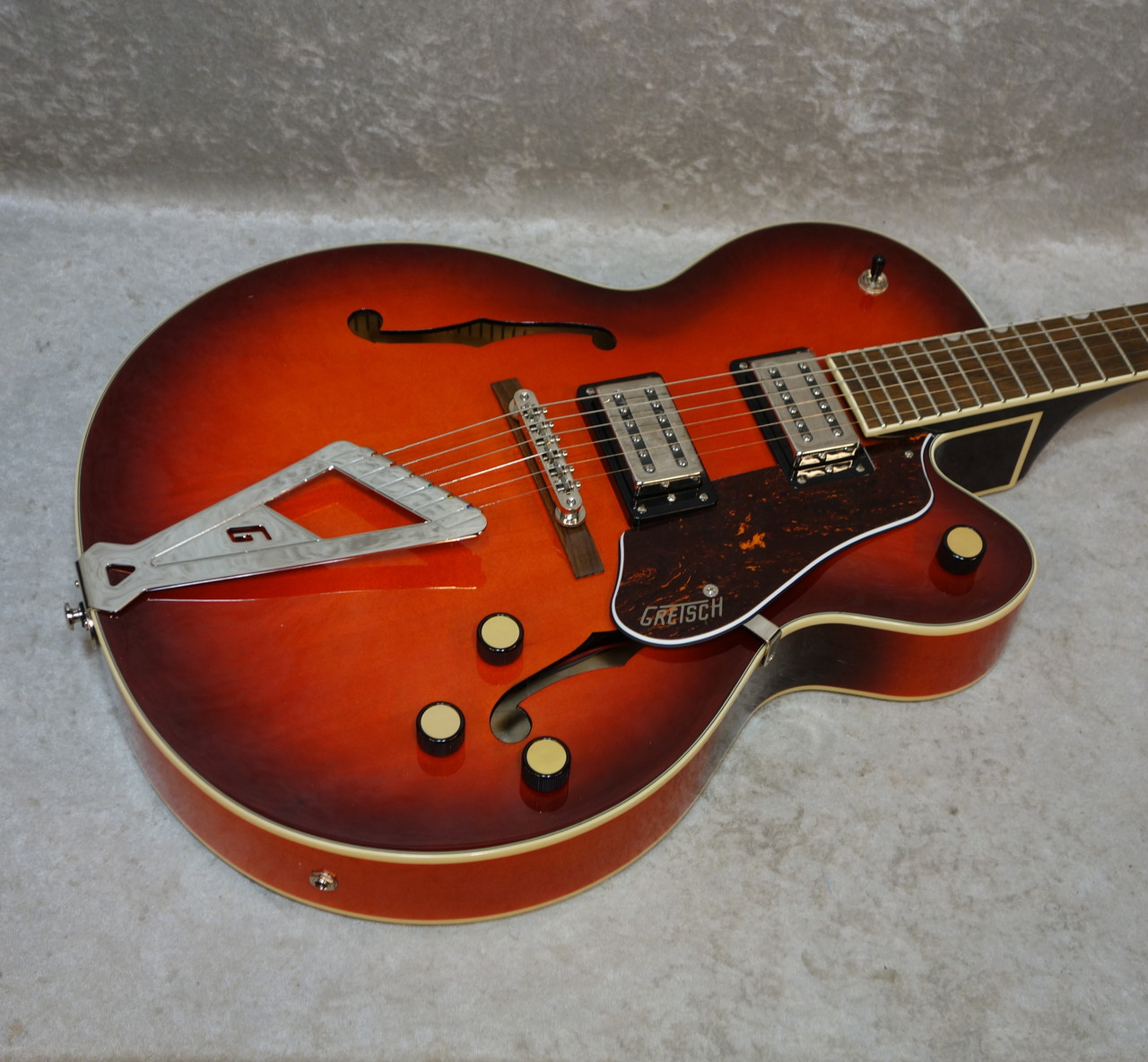 Gretsch G2420 Streamliner Hollow Body guitar in Fireburst finish 0084