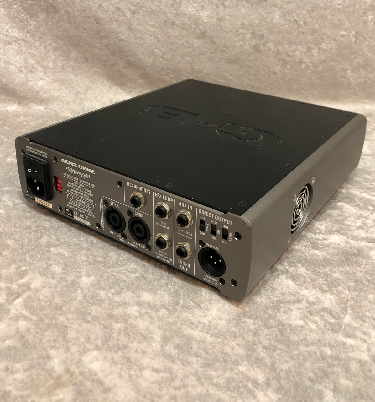 GenzBenz Streamliner 900 bass guitar amp head with carrying bag