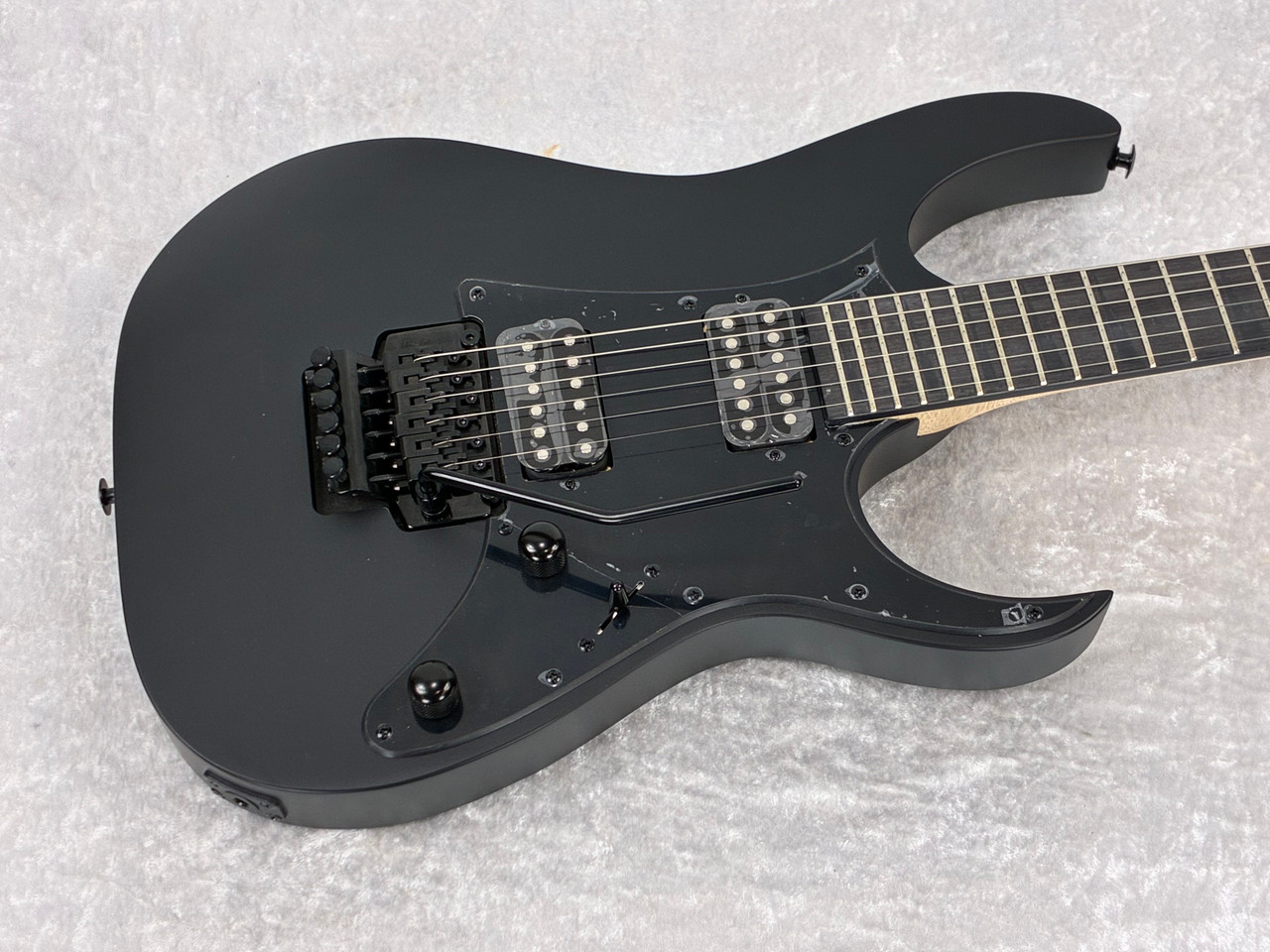 Ibanez Gio GRGR330EXBKF RG SERIES Electric Guitar / Flat Black