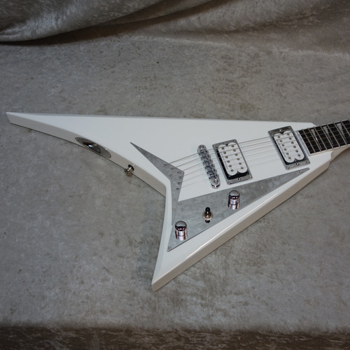 Jackson MJ Series Rhoads RRT electric guitar in snow white