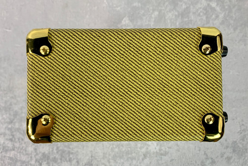 LUNA GUITARS - UKE SUITCASE PORTABLE 9V 5 WATT AMPLIFIER IN TWEED LUNA GUITARS - UKE SUITCASE PORTABLE 9V 5 WATT AMPLIFIER IN TWEED