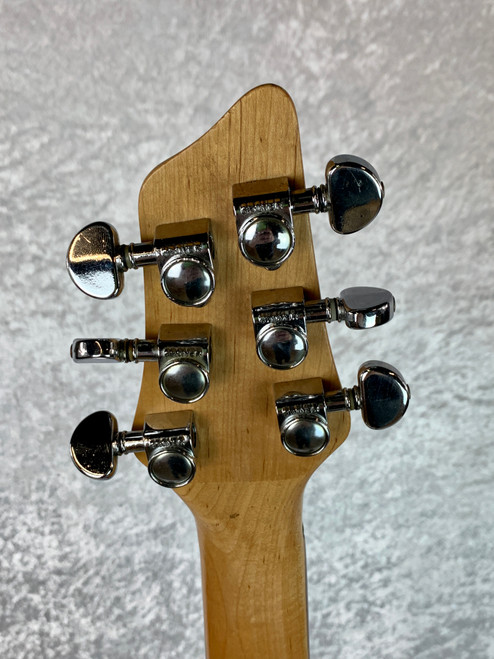 WASHBURN BT-2 MAVERICK SERIES ELECTRIC GUITAR / BLACK