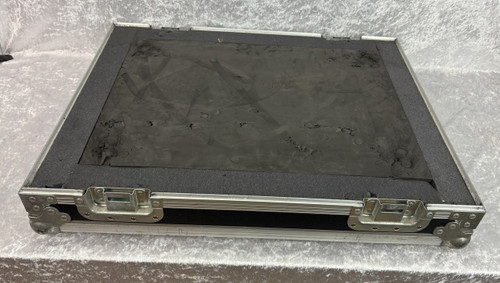 Flight From flight road case (22" x 16" x 8" area)