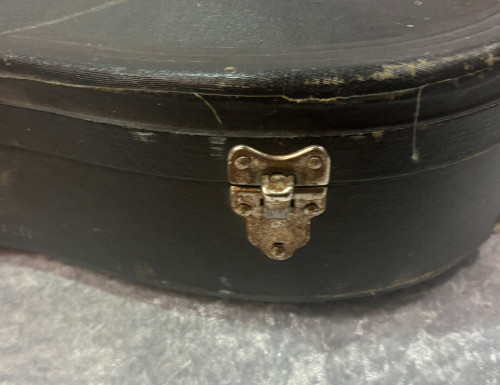 Vintage Manolo acoustic guitar case