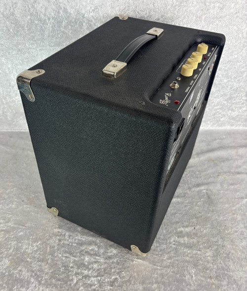 Fender Rumble 25 electric bass guitar combo amp w/ overdrive