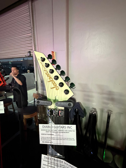 2026 USA JACKSON CUSTOM SHOP / SPECIAL EDITION RHOADS \ VANILLA SHAKE OVER BLACK NITRO TOUR RELIC