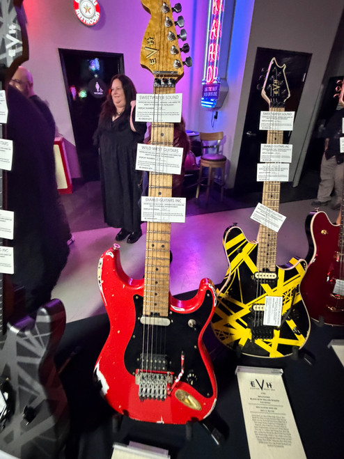 2026 USA EVH MASTERBUILT LIMITED EDITION FRANKENBASS BLUE STRIPE