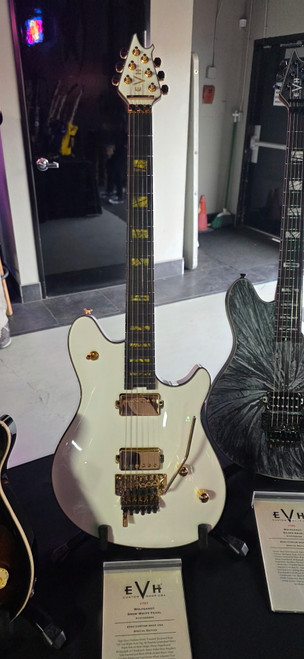 2026 USA EVH  CUSTOM SHOP / SPECIAL EDITION WOLFGANG  \ SNOW WHITE PEARL