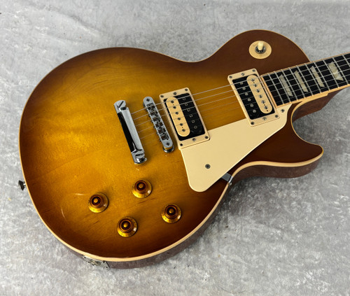 2016 USA Gibson Les Paul Classic electric guitar in Honey Burst with case