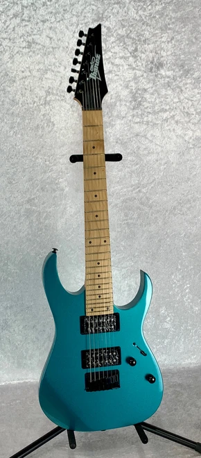 Ibanez Silver Cadet electric guitar in black with case - Capitol