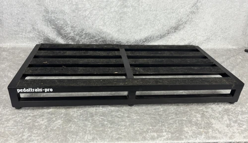 Pedaltrain Pro pedalboard with bag