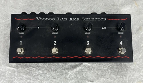 Voodoo Lab Amp Selector pedal with box
